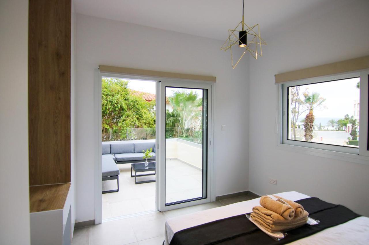 Phaedrus Living: Seaside Modern Flat Limnaria 123 Apartment Пафос Екстериор снимка