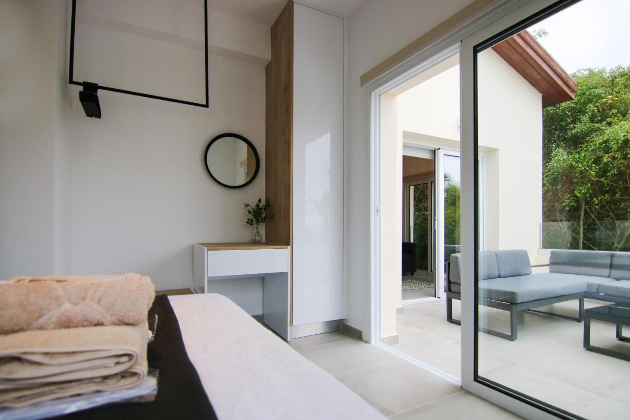 Phaedrus Living: Seaside Modern Flat Limnaria 123 Apartment Пафос Екстериор снимка