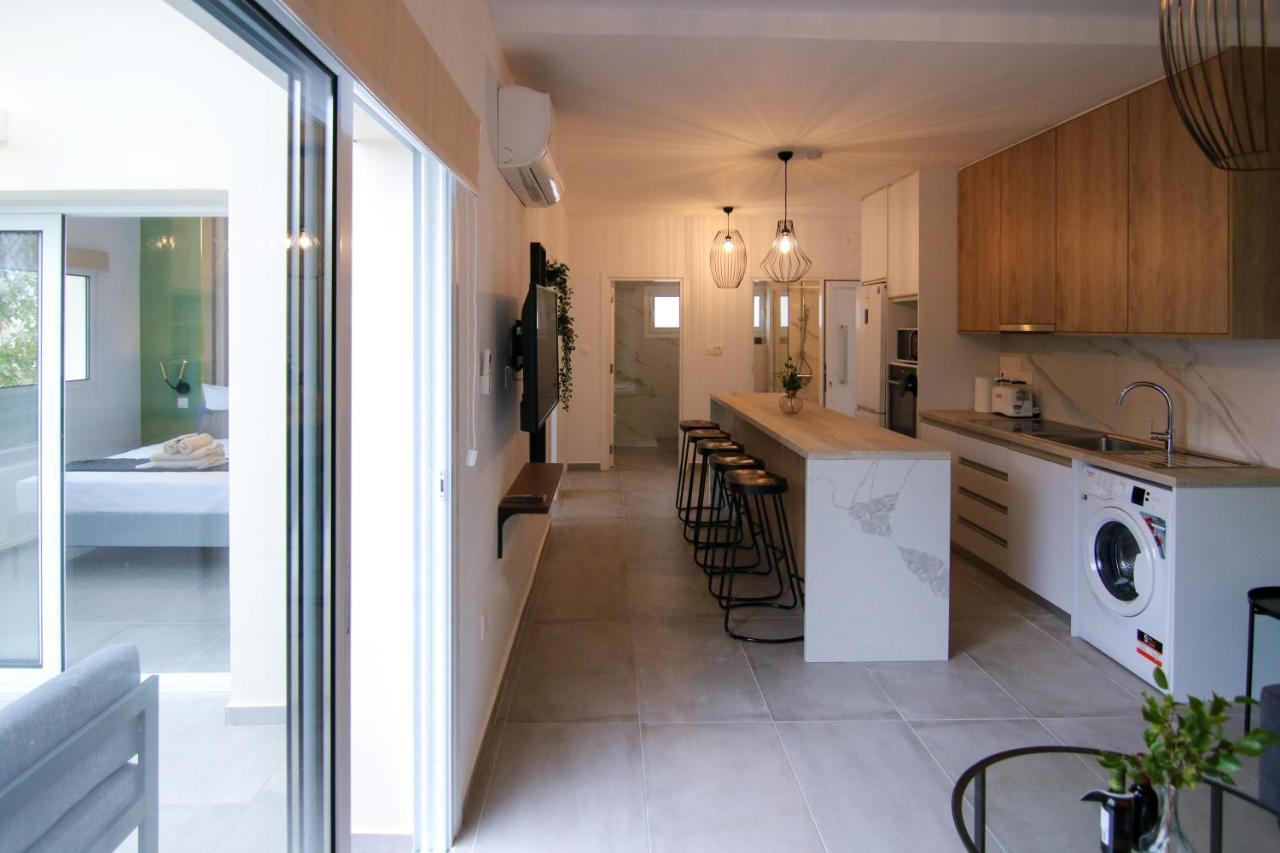 Phaedrus Living: Seaside Modern Flat Limnaria 123 Apartment Пафос Екстериор снимка