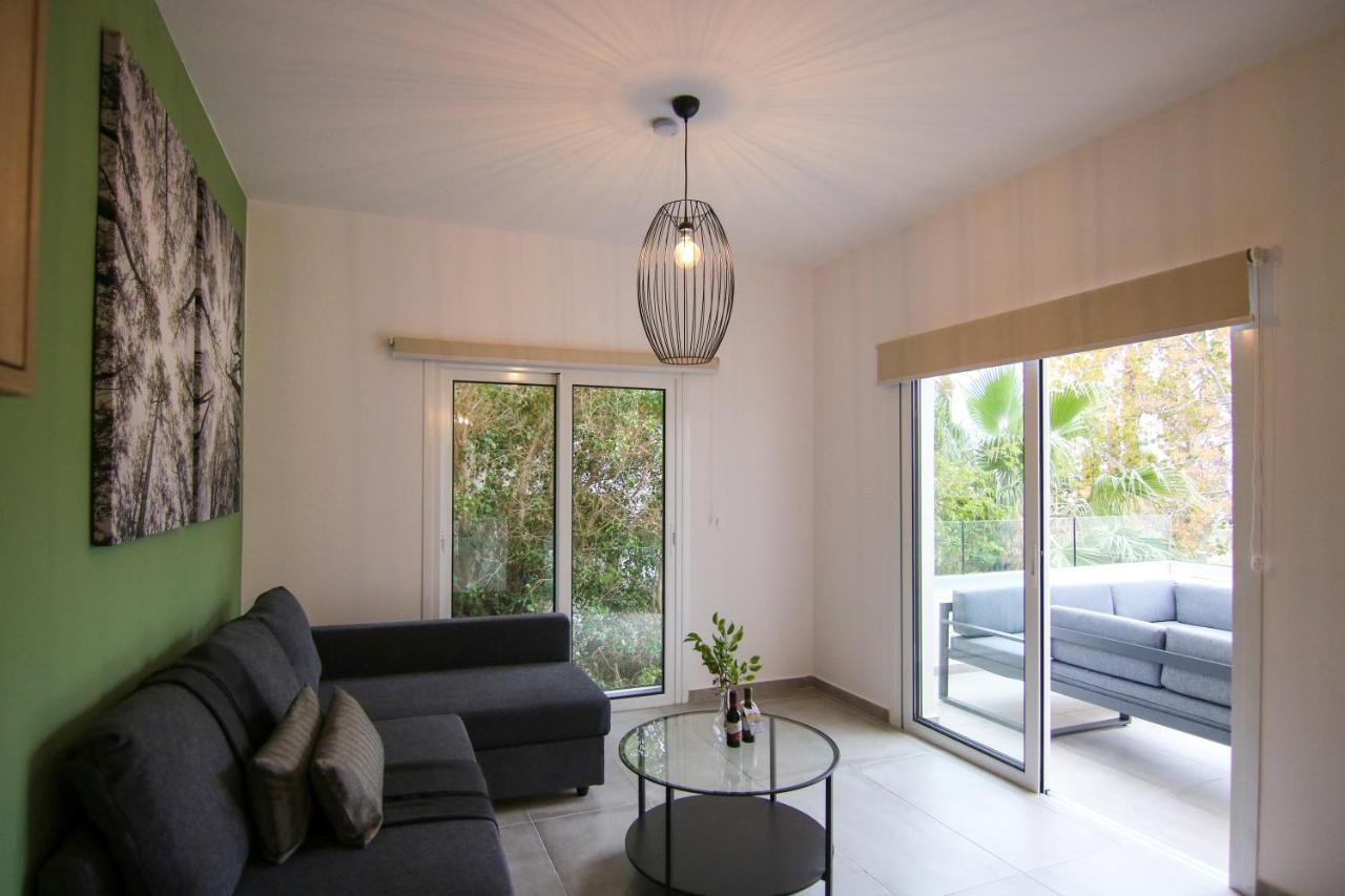 Phaedrus Living: Seaside Modern Flat Limnaria 123 Apartment Пафос Екстериор снимка