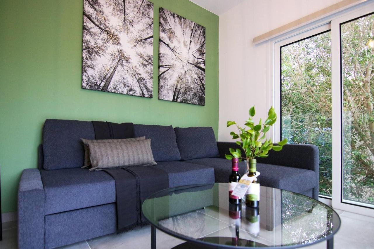 Phaedrus Living: Seaside Modern Flat Limnaria 123 Apartment Пафос Екстериор снимка
