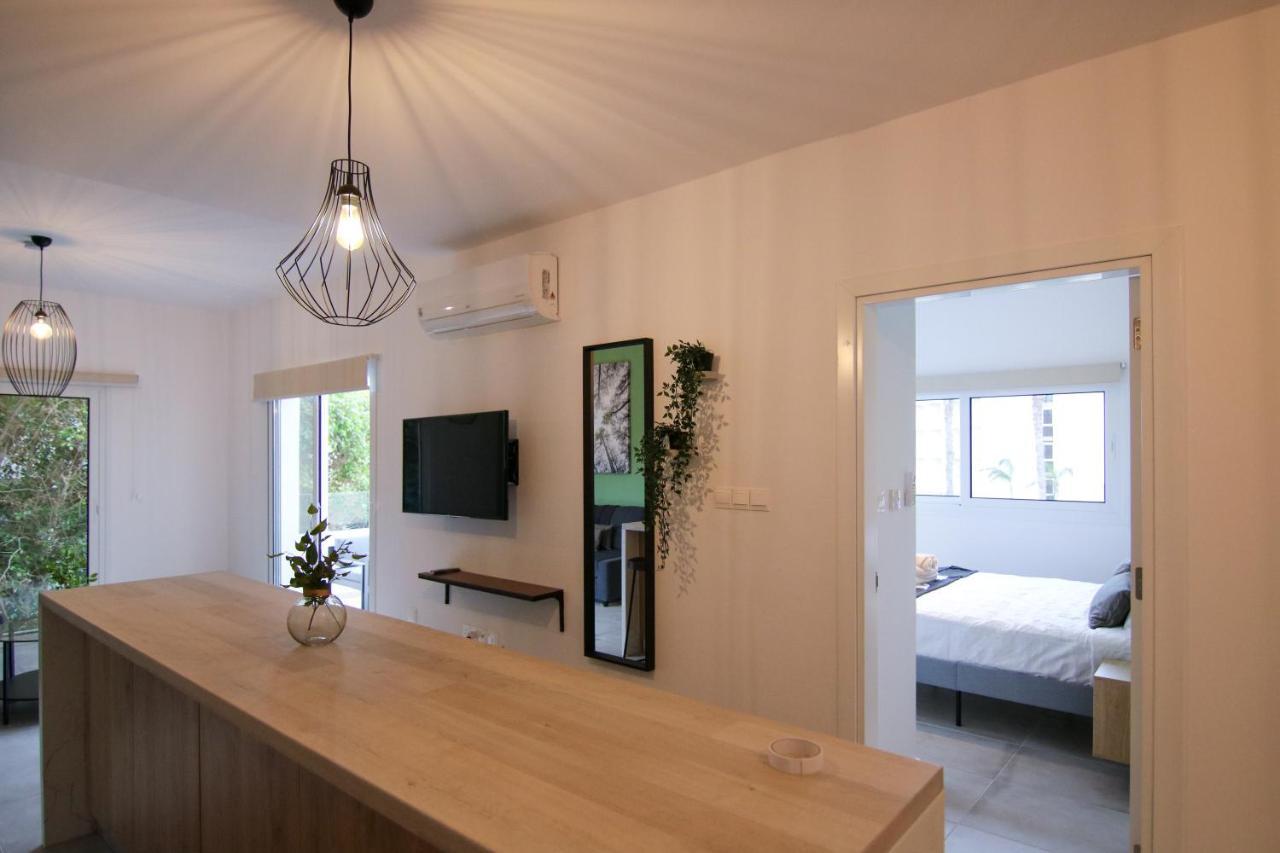 Phaedrus Living: Seaside Modern Flat Limnaria 123 Apartment Пафос Екстериор снимка