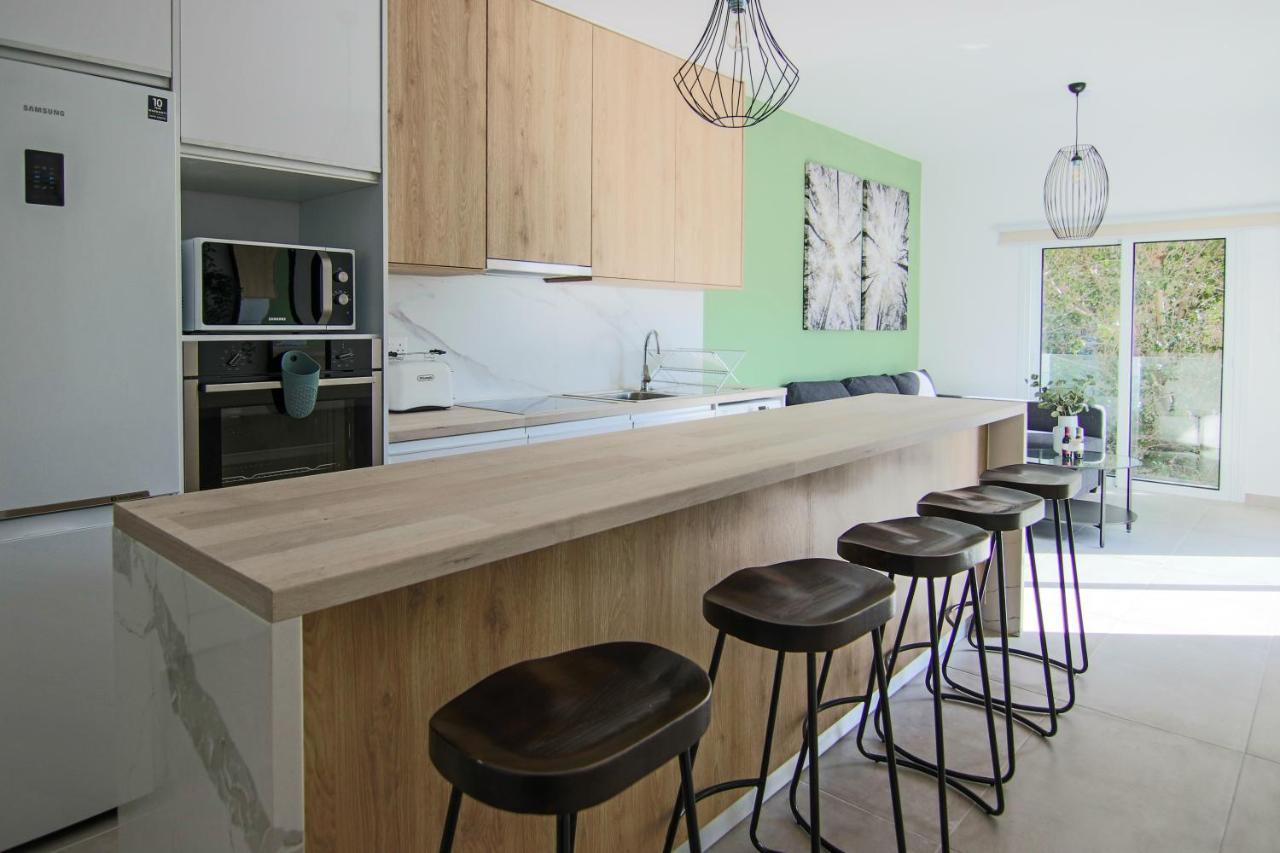 Phaedrus Living: Seaside Modern Flat Limnaria 123 Apartment Пафос Екстериор снимка
